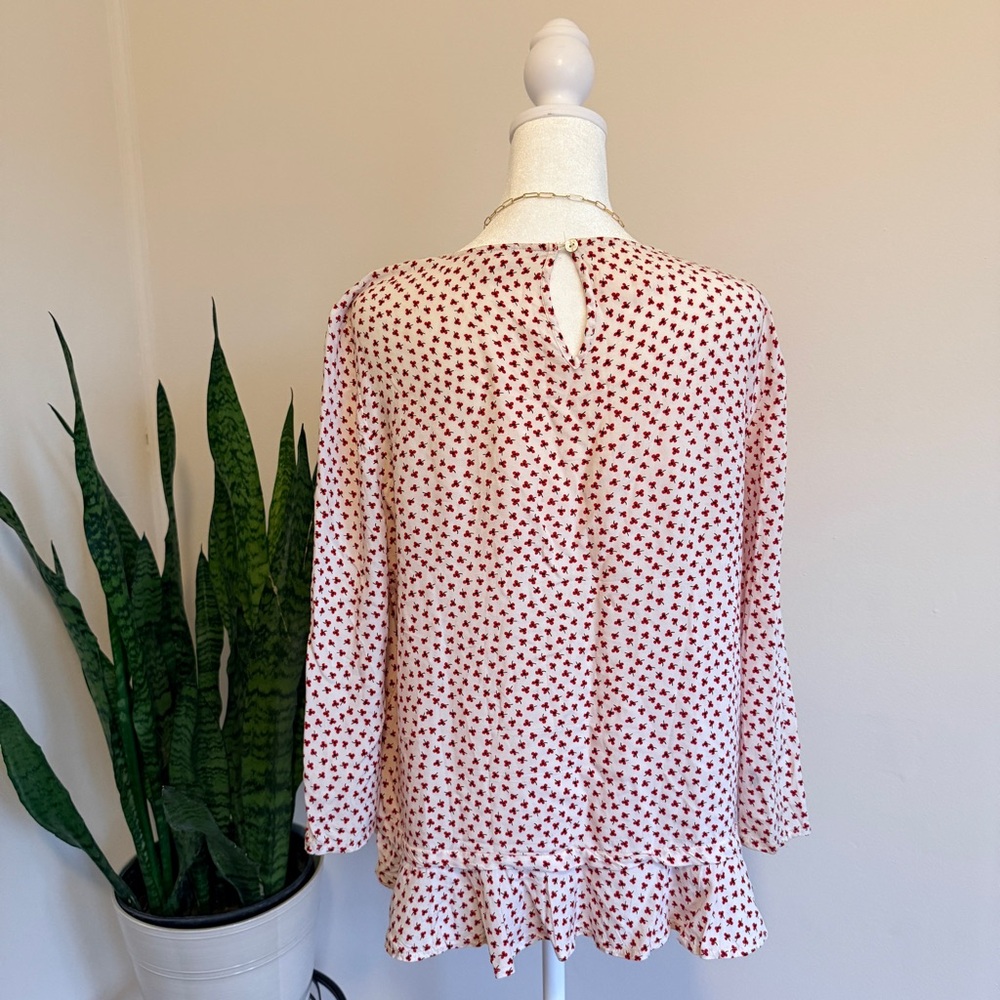 beachlunchlounge | Mini Red Floral Blouse with Ruffle Hem - Picture 2 of 10